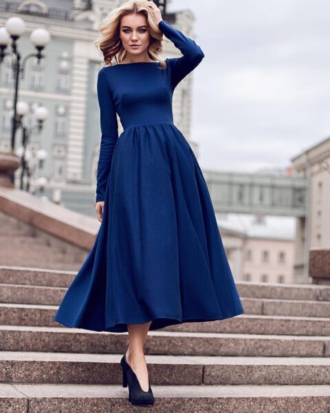 Платье с длинным рукавом